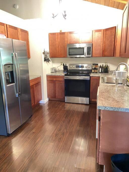 Peaceful, Private Master Bedroom With Own Bath Near Hilo, With Ac! 키아우 외부 사진